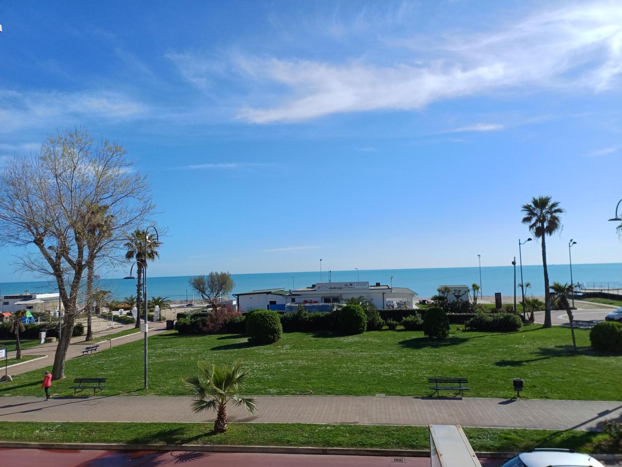 Promenade Hotel